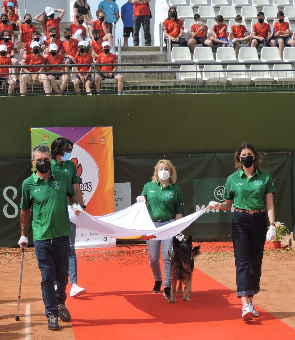 Miniolimpiada inauguración - abanderados.