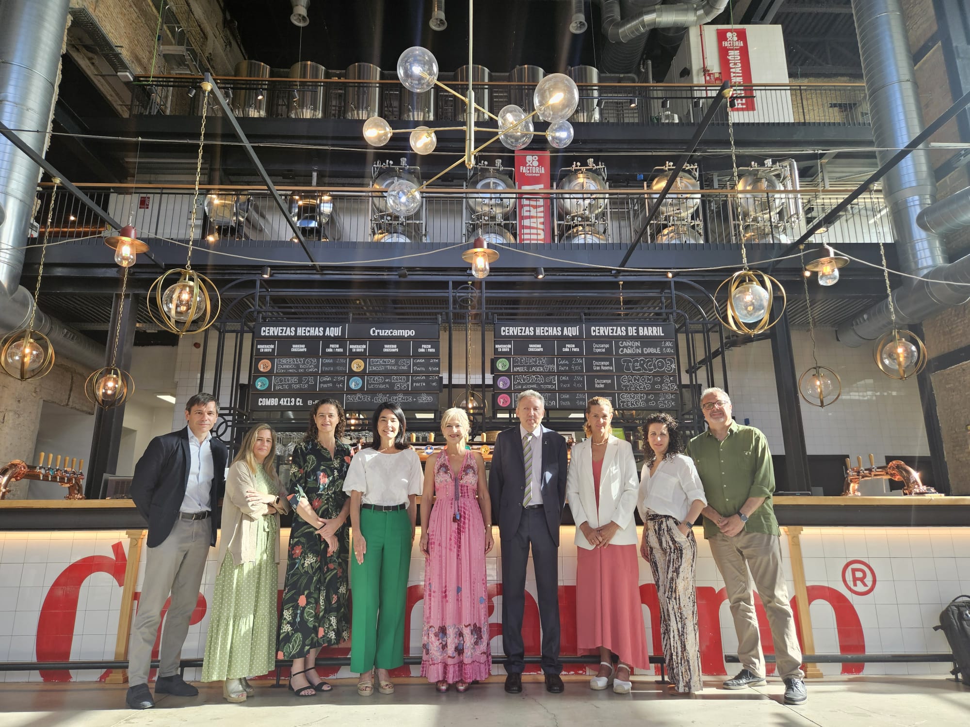 Patronato de la Fundación Andalucía Olímpica en Factoría Cruzcampo presidido por la consejera de Cultura y Deporte, Patricia del Pozo.